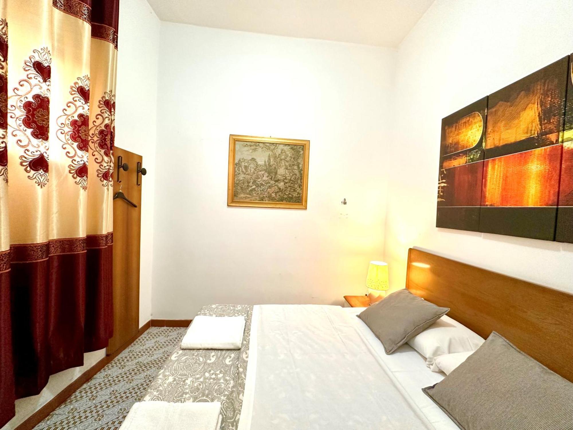 4 Bed Rooms Luxury Apartment Near Colosseum Roma Exterior foto